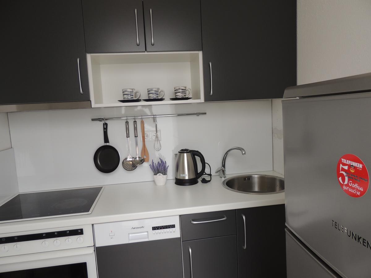 Roses Appartement Bihać Buitenkant foto