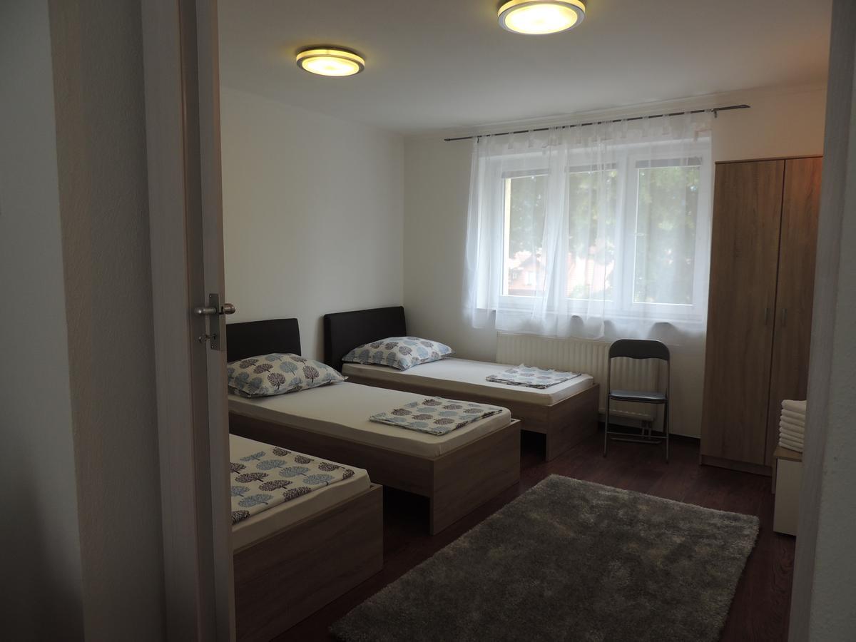 Roses Appartement Bihać Buitenkant foto