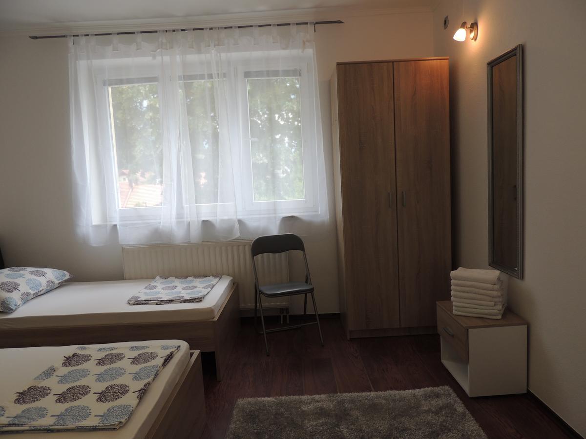 Roses Appartement Bihać Buitenkant foto